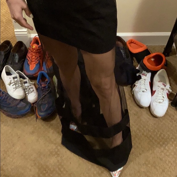 Stunning sheer bottom gown - Picture 1 of 4